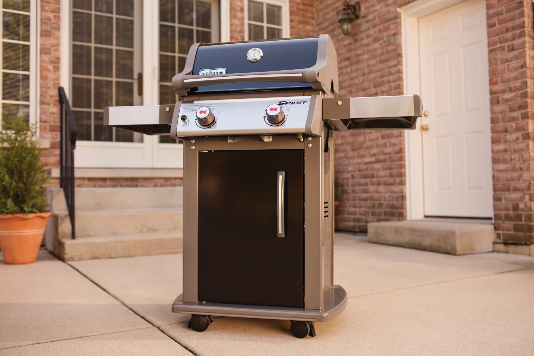 Weber Spirit E-210 Liquid Propane Grill in Black and Stainless Steel.jpg